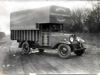 Luton Van for Williams Brothers, Barnet